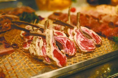 刘大瓜吃烤羊肉视频播放,美味诱惑，人气爆棚  第2张