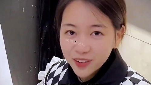 小黄和小杨嫂吃瓜视频,一场吃瓜视频引发的欢乐盛宴  第3张