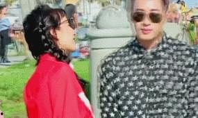 新娘吃瓜视频,揭秘婚礼现场幕后趣事  第2张