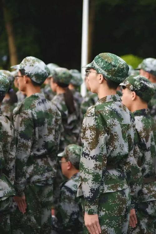 军训搞笑吃瓜视频下载,笑料百出，青春回忆录  第2张