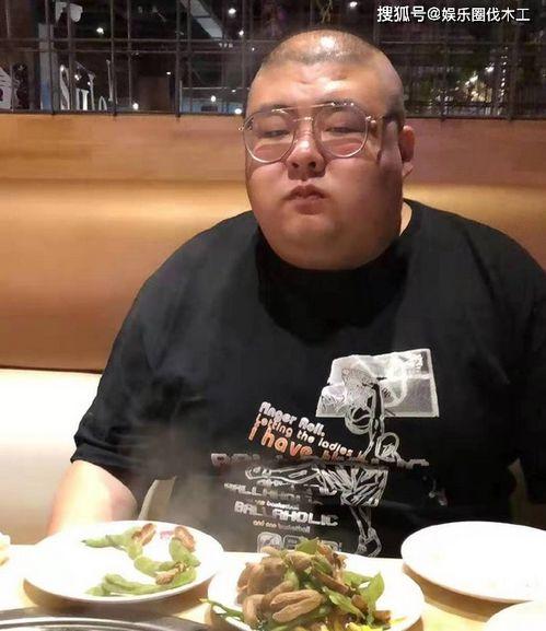 看戏吃瓜大锤子视频,揭秘看戏吃瓜背后的精彩故事  第2张