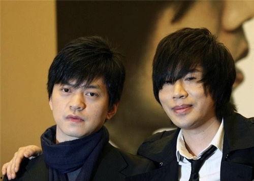 八组吃瓜少女李健视频,揭秘明星幕后趣事  第3张