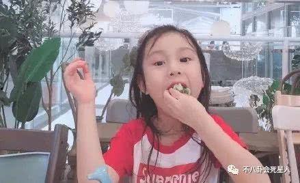 吃瓜姐妹李首富视频,吃瓜姐妹眼中的财富传奇