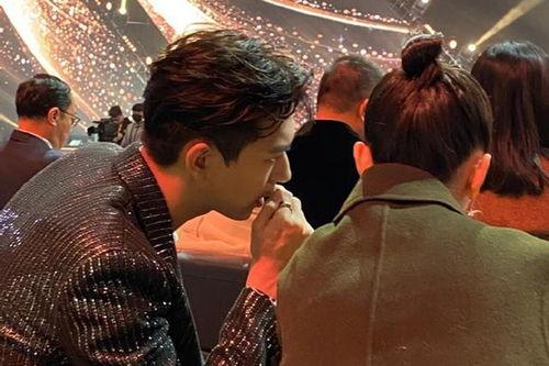 李现吃瓜群众视频,揭秘明星私下趣味瞬间