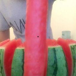 翠果吃瓜的视频,揭秘网红美食背后的故事  第3张