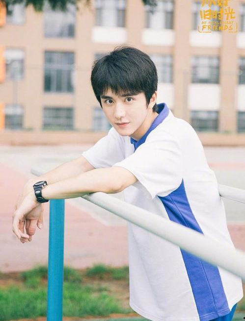 张新成上线吃瓜的视频,娱乐圈幕后故事引热议