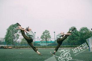 凉亭吃瓜军训跳舞视频,青春舞动，欢乐无限  第3张