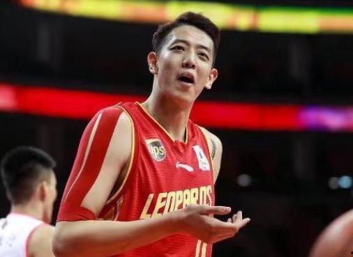 山西篮球张逸吃瓜视频,揭秘篮球场上的趣味瞬间  第3张