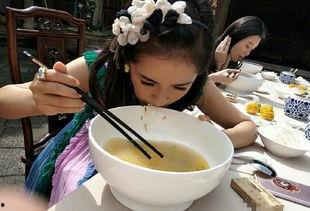 汤庙吃瓜事件视频播放全集,视频全记录，揭秘背后真相