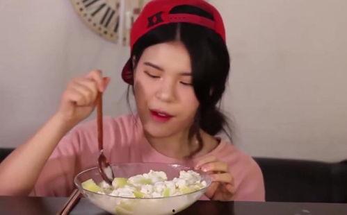 韩国人吃哈密瓜视频,哈密瓜新吃法，引发网友热议  第2张