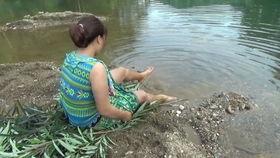 康县女的吃瓜事件真相视频,真相与误解的交织