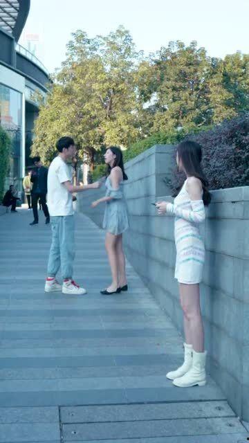 情侣吵架视频吃瓜,甜蜜还是硝烟？