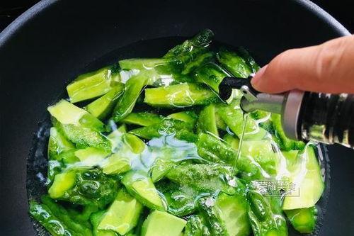 泰国人吃凉瓜视频大全,凉瓜美食视频大盘点  第2张