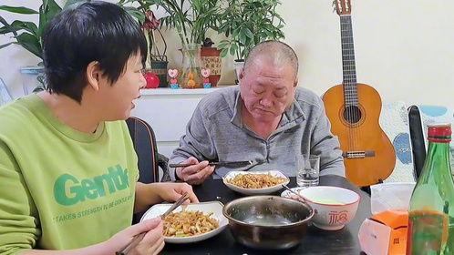 酒鬼一家吃瓜视频,笑料百出！  第3张