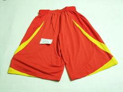 红色短裤男吃瓜抖音视频,揭秘网络热梗背后的故事  第3张