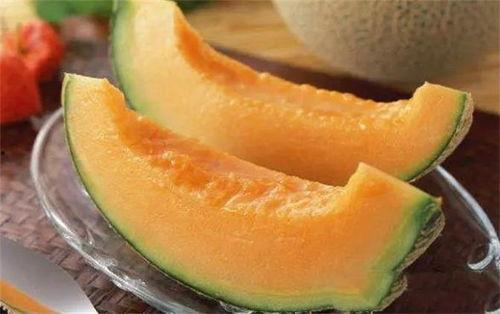 吃哈密瓜的小伙视频大全,小伙视频大全带你领略甜蜜瞬间  第3张