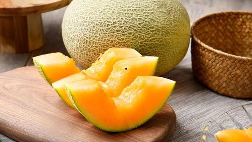 自信女搞笑视频吃哈密瓜,欢乐瞬间引网友爆笑  第3张