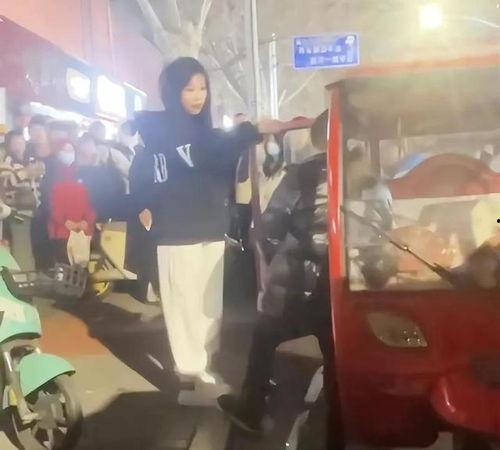 吃瓜网红阿姨视频,揭秘娱乐圈幕后故事  第3张