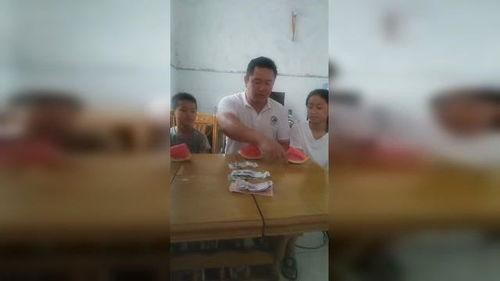 三人吃瓜比赛视频下载,三人吃瓜大赛精彩瞬间回顾  第2张