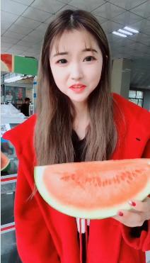 吃瓜少女的小淑女视频,揭秘娱乐圈幕后故事  第2张