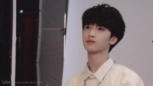 贺峻霖吃瓜视频在线观看  第2张