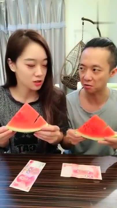 搞笑视频吃瓜场面,笑料百出！搞笑视频中的吃瓜盛宴  第3张