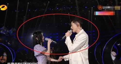 吃瓜观众在唱歌的视频在线观看  第2张