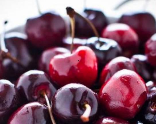 樱桃吃瓜视频,揭秘网红美食背后的故事  第2张