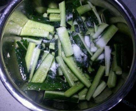 兄弟俩吃瓜吃蒜视频  第2张