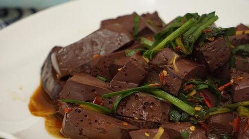 王大瓜吃猪血视频播放