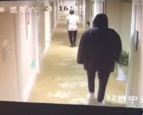 南京爬楼吃瓜事件视频曝光  第3张