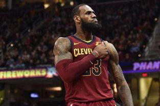 詹姆斯在家吃瓜视频下载,揭秘NBA巨星日常休闲时光  第2张