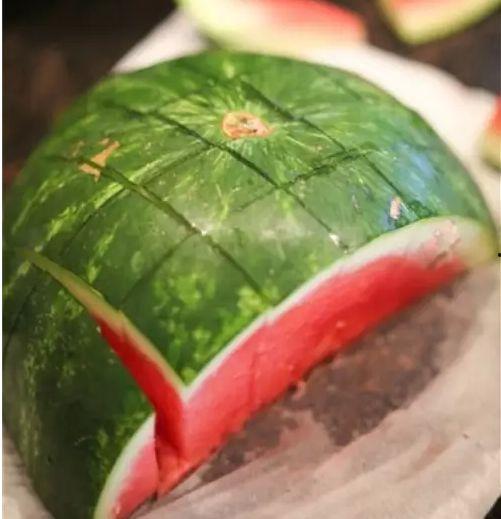 新疆瓜怎么切方便吃的视频  第3张